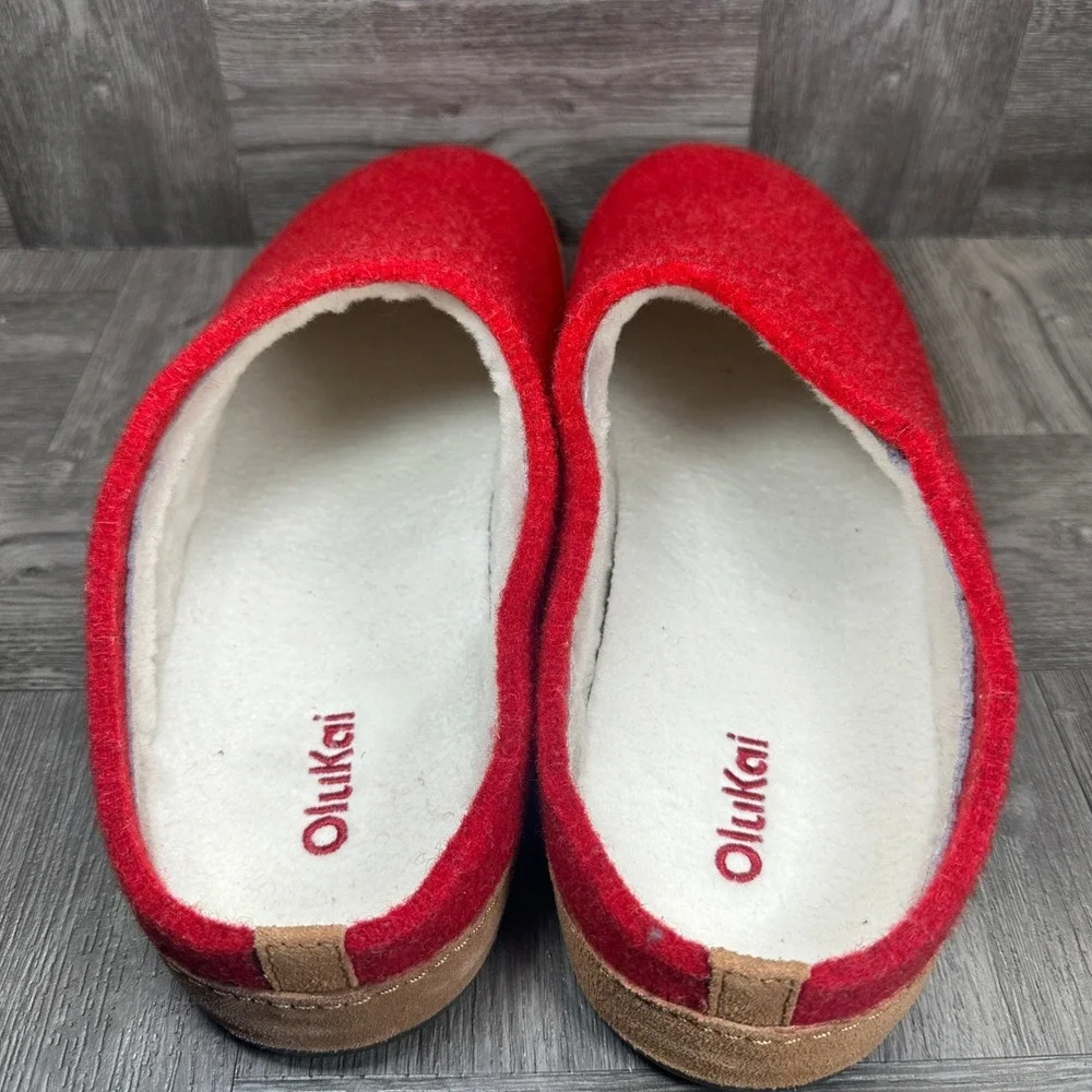 OluKai Hamani Hulu Slippers Men 12 Red Wool Sheep Fur Lining House Shoes NEW